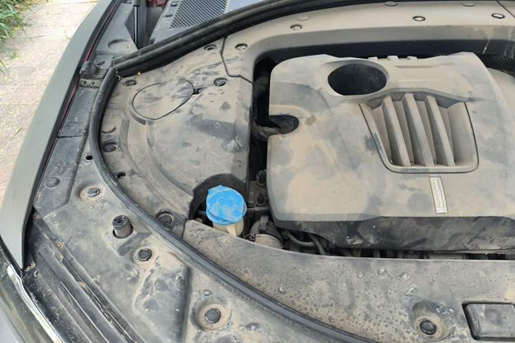 Used Wey VV7 2017 2.0T Flagship Model Engine Bay Right