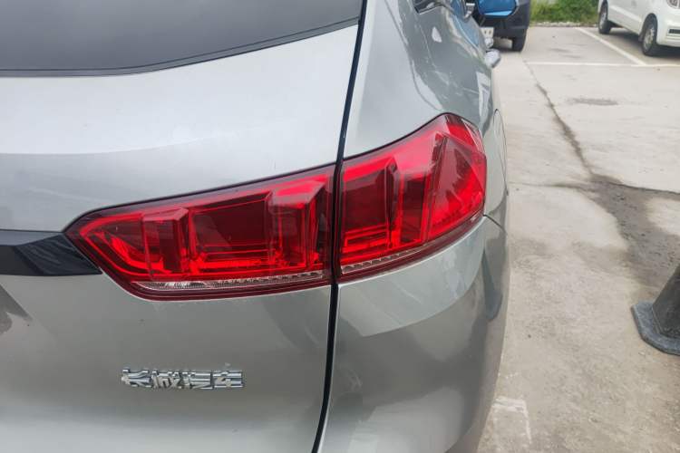 Used Wey VV7 2017 2.0T Ultra-Luxury Version Exterior 6
