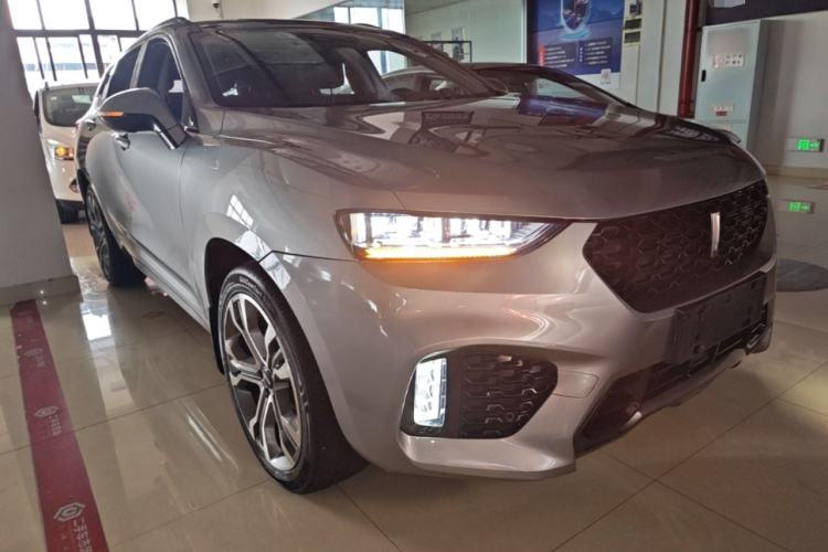 Used Wey VV7 2017 2.0T Flagship Model Front Right 45 Deg