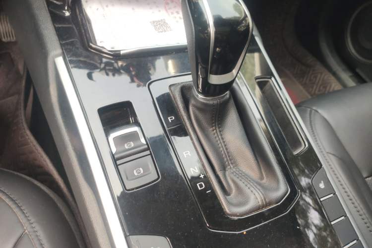 Used Wey VV7 2017 2.0T Ultra-Luxury Version Gear Lever