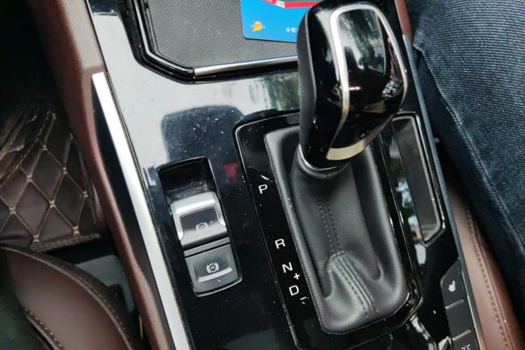 Used Wey VV7 2017 2.0T Flagship Model Gear Lever