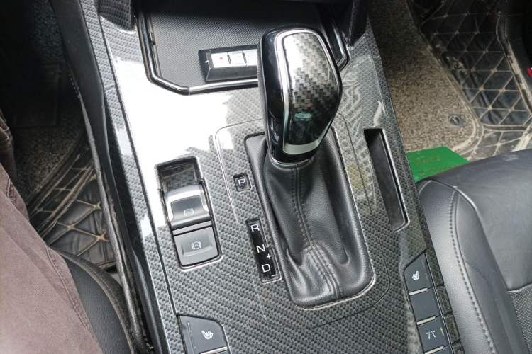Used Wey VV7 2017 2.0T Flagship Model Gear Lever