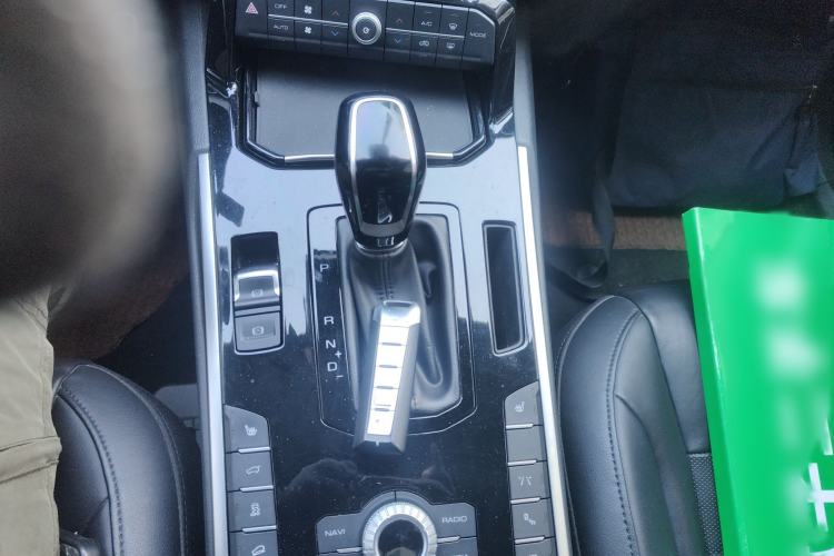 Used Wey VV7 2017 2.0T Flagship Model Gear Lever