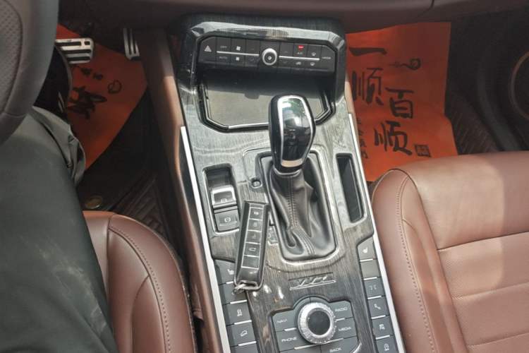 Used Wey VV7 2017 2.0T Flagship Model Gear Lever