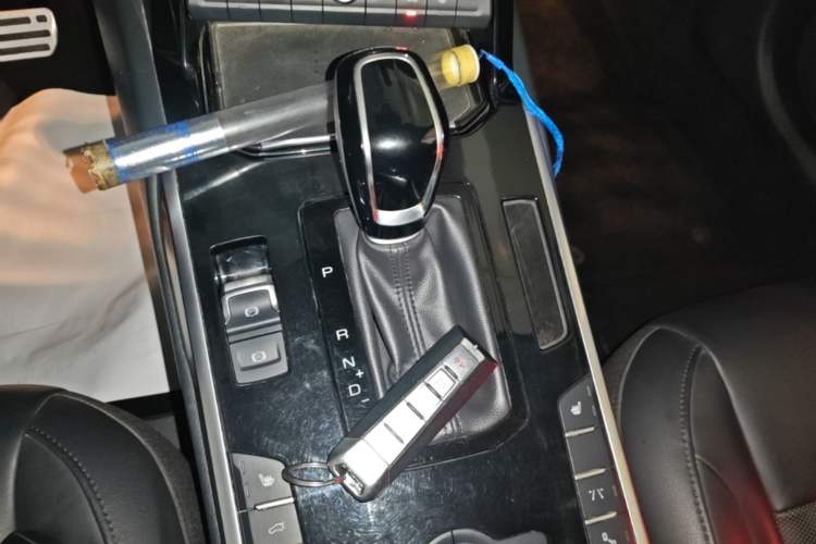 Used Wey VV7 2017 2.0T Flagship Model Gear Lever