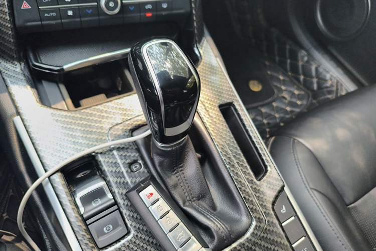 Used Wey VV7 2017 2.0T Flagship Model Gear Lever