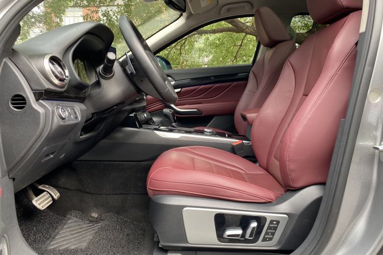 Used Wey VV7 2017 2.0T Flagship Model Interior 1