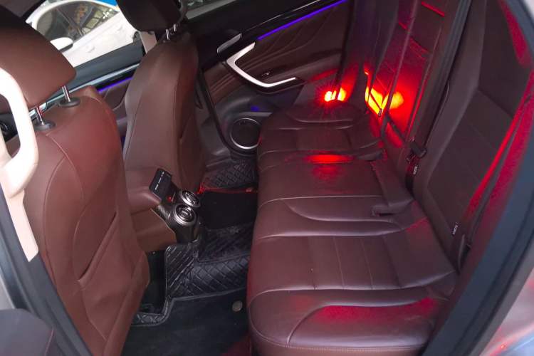 Used Wey VV7 2017 2.0T Flagship Model Interior 1
