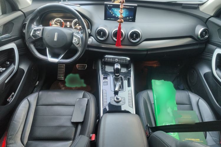 Used Wey VV7 2017 2.0T Flagship Model Interior 2