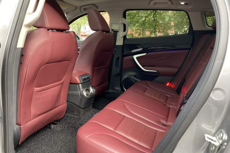 Used Wey VV7 2017 2.0T Flagship Model Interior 2
