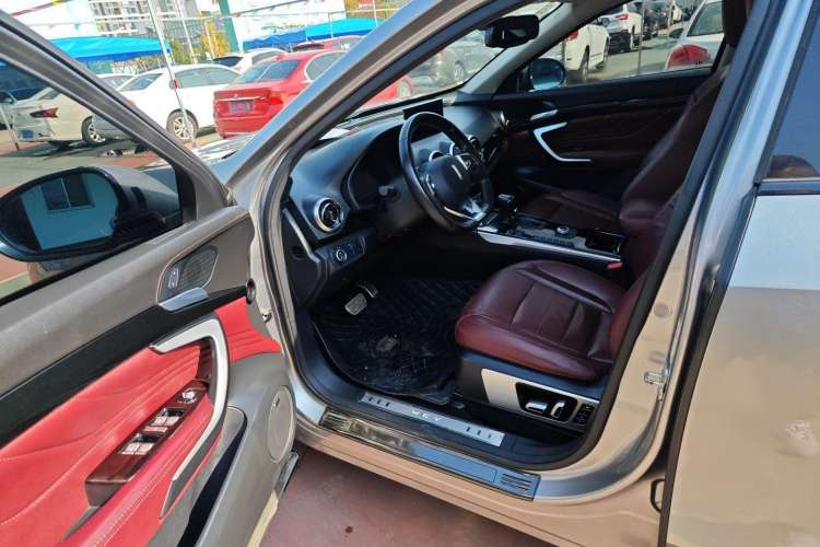 Used Wey VV7 2017 2.0T Flagship Model Interior 2