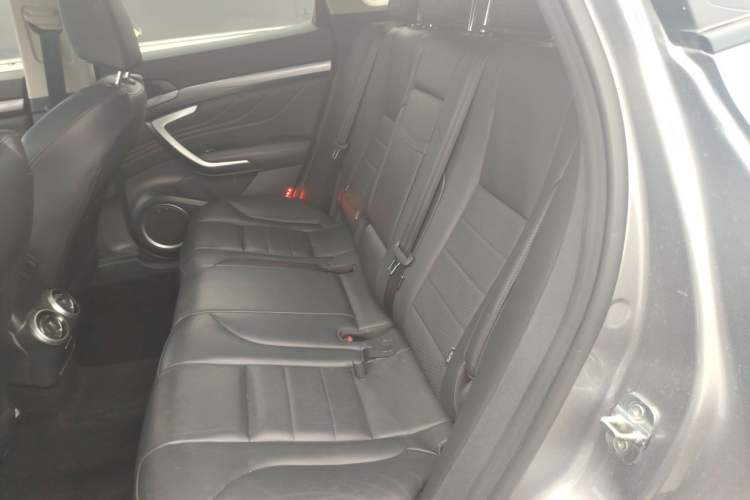 Used Wey VV7 2017 2.0T Flagship Model Interior 3