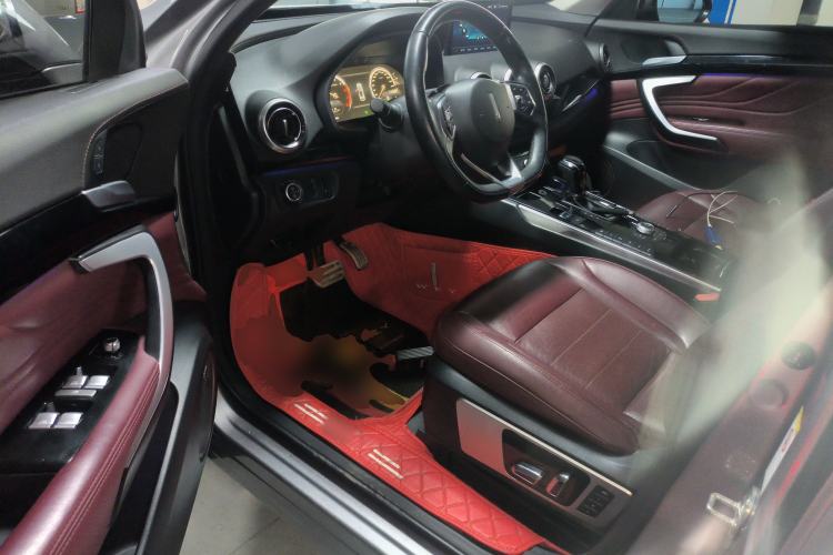 Used Wey VV7 2017 2.0T Flagship Model Interior 3