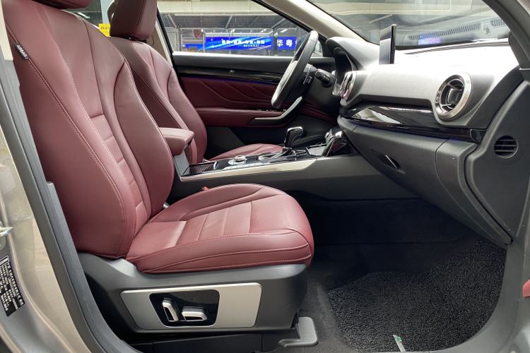 Used Wey VV7 2017 2.0T Flagship Model Interior 3
