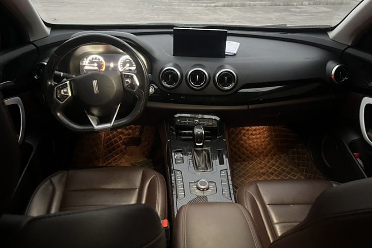 Used Wey VV7 2017 2.0T Ultra-Luxury Version Interior 3
