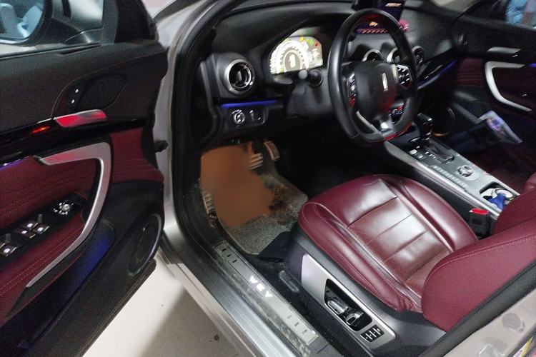 Used Wey VV7 2017 2.0T Flagship Model Interior 3