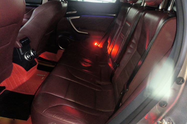 Used Wey VV7 2017 2.0T Flagship Model Interior 4