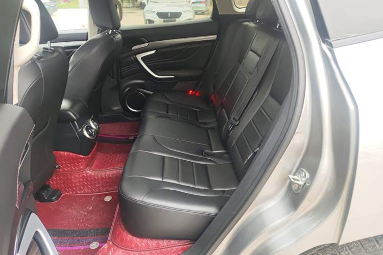 Used Wey VV7 2017 2.0T Ultra-Luxury Version Interior 4