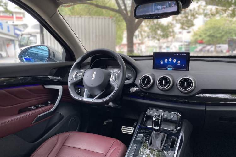 Used Wey VV7 2017 2.0T Flagship Model Interior 5