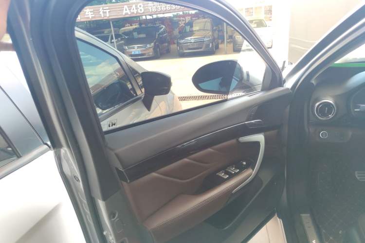 Used Wey VV7 2017 2.0T Flagship Model Left Front Door Interior