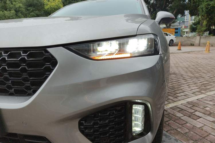 Used Wey VV7 2017 2.0T Flagship Model Left Front Headlight