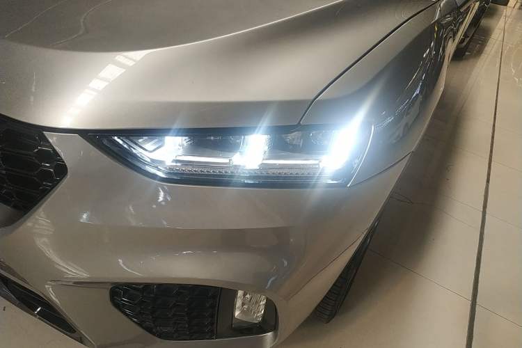 Used Wey VV7 2017 2.0T Flagship Model Left Front Headlight