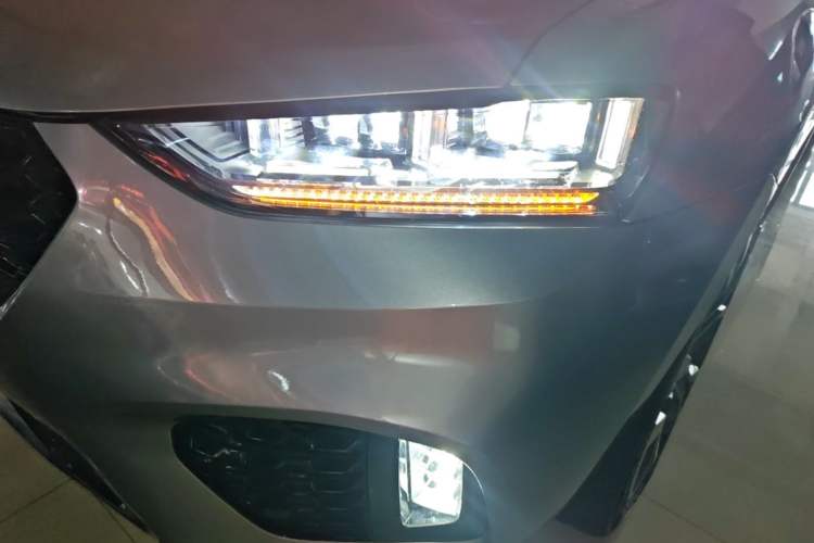 Used Wey VV7 2017 2.0T Flagship Model Left Front Headlight