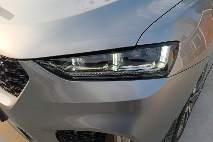 Used Wey VV7 2017 2.0T Flagship Model Left Front Headlight