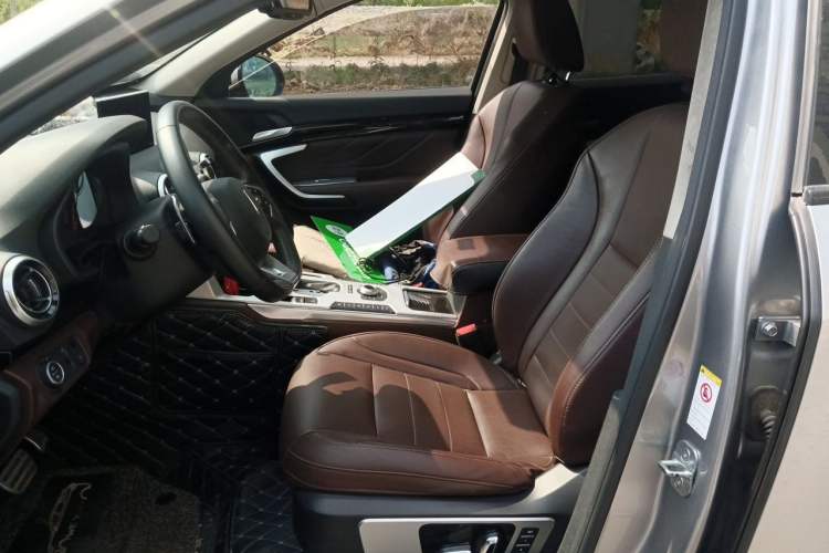 Used Wey VV7 2017 2.0T Flagship Model Left Front Seat