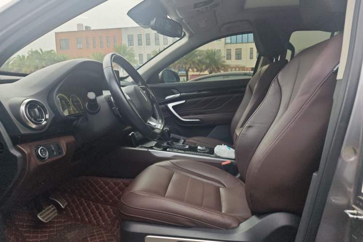 Used Wey VV7 2017 2.0T Flagship Model Left Front Seat
