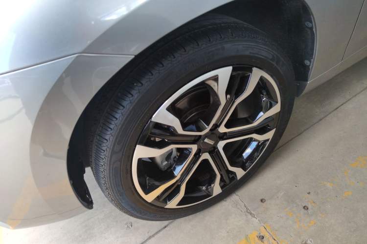 Used Wey VV7 2017 2.0T Flagship Model Left Front Wheel Hub