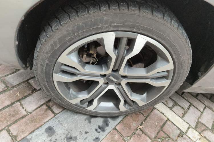 Used Wey VV7 2017 2.0T Flagship Model Left Front Wheel Hub