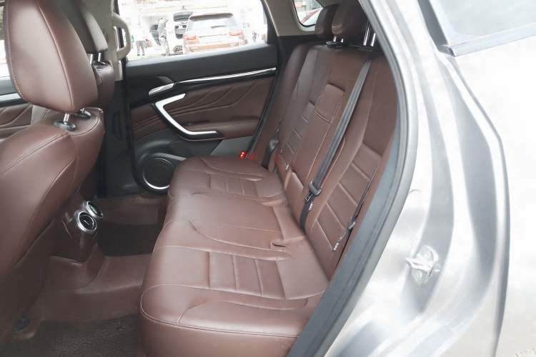 Used Wey VV7 2017 2.0T Ultra-Luxury Version Left Rear Seat