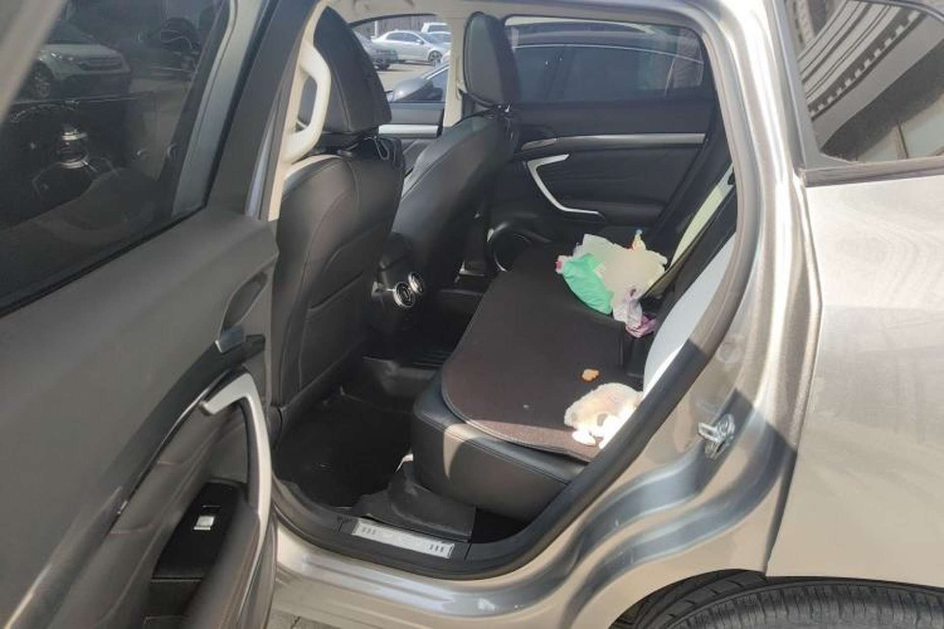 Used Wey VV7 2017 2.0T Ultra-Luxury Version Left Rear Seat