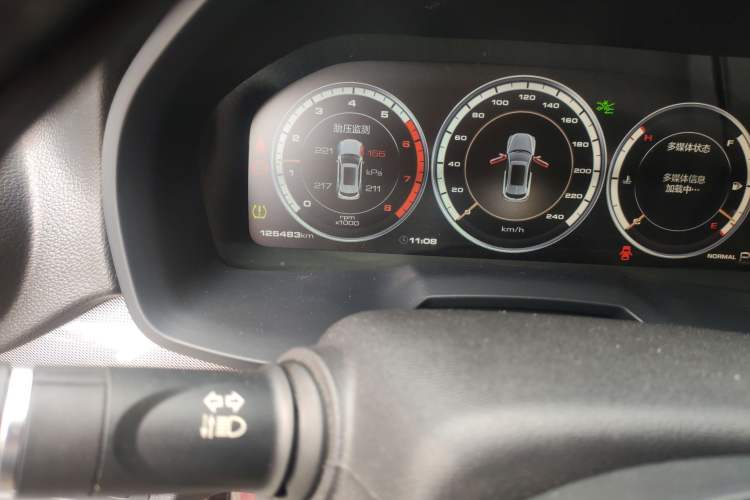 Used Wey VV7 2017 2.0T Ultra-Luxury Version Odometer Close Up