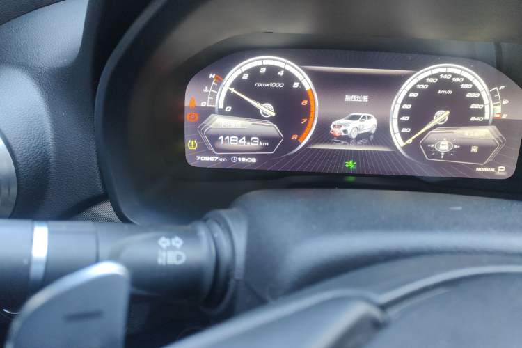 Used Wey VV7 2017 2.0T Flagship Model Odometer Close Up
