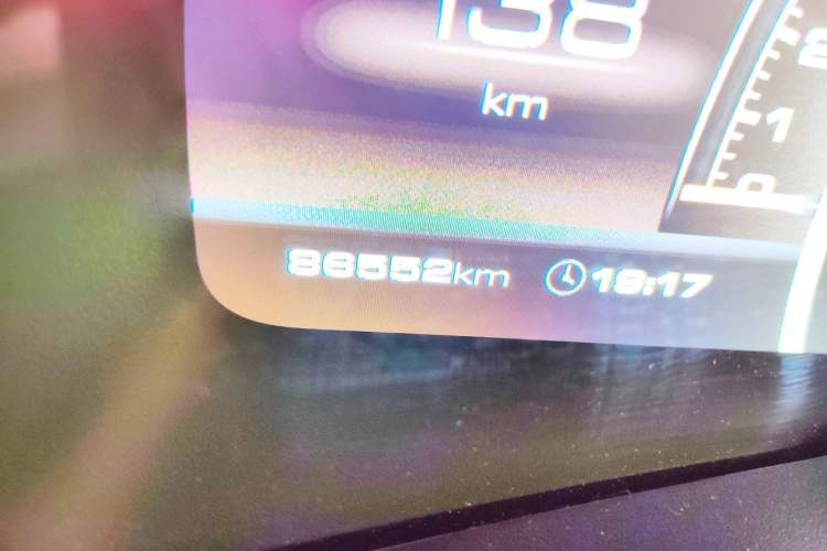 Used Wey VV7 2017 2.0T Flagship Model Odometer Close Up