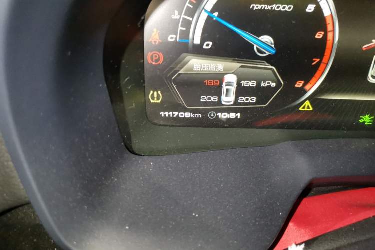 Used Wey VV7 2017 2.0T Flagship Model Odometer Close Up