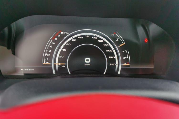 Used Wey VV7 2017 2.0T Flagship Model Odometer Close Up