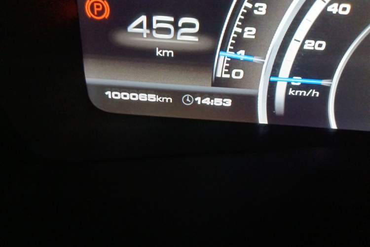 Used Wey VV7 2017 VV7c 2.0T Flagship Model Odometer Close Up