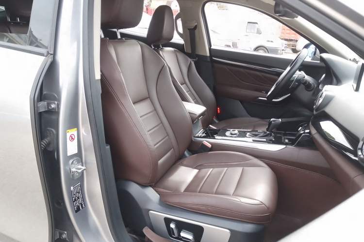 Used Wey VV7 2017 2.0T Ultra-Luxury Version Right Front Seat