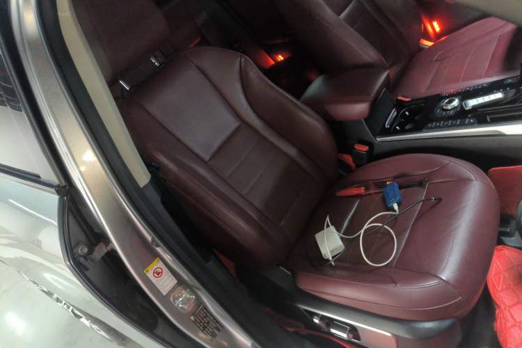 Used Wey VV7 2017 2.0T Flagship Model Right Front Seat