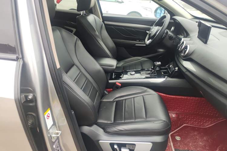 Used Wey VV7 2017 2.0T Ultra-Luxury Version Right Front Seat