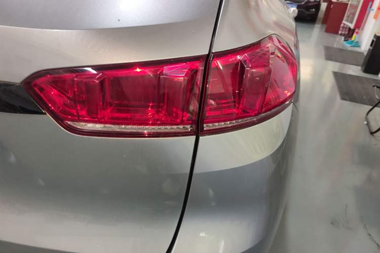 Used Wey VV7 2017 2.0T Flagship Model Right Rear Taillight