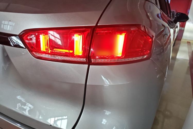Used Wey VV7 2017 2.0T Flagship Model Right Rear Taillight