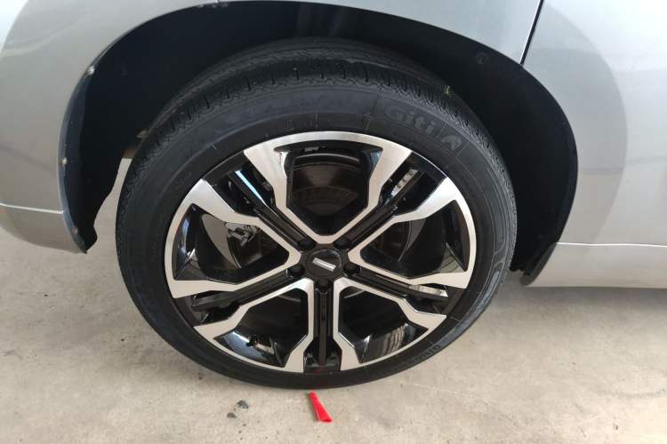Used Wey VV7 2017 2.0T Flagship Model Right Rear Wheel Hub