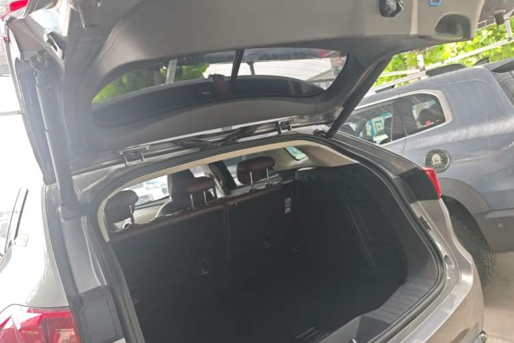 Used Wey VV7 2017 2.0T Flagship Model Trunk