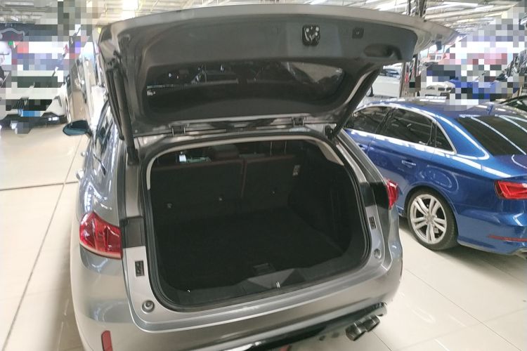 Used Wey VV7 2017 2.0T Flagship Model Trunk