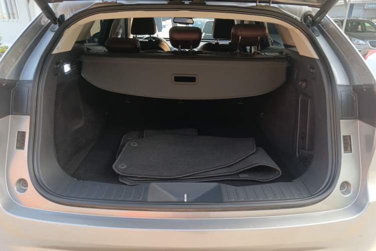 Used Wey VV7 2017 2.0T Flagship Model Trunk