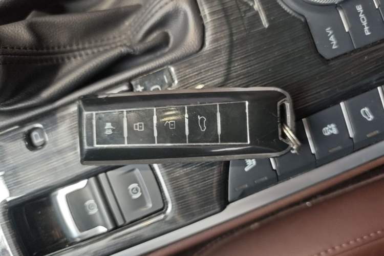 Used Wey VV7 2017 2.0T Flagship Model Vehicle Key